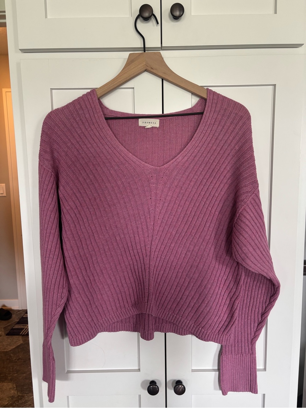💚 $5 Deals- Promesa Mauve Pink Ribbed V-Neck Sweater
